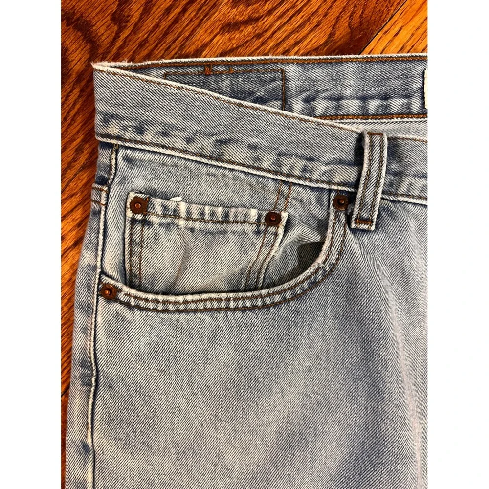 Levis 550 Relaxed Fit‎ Jeans Mens 35x32 Light Wash Blue Denim 00550-4891